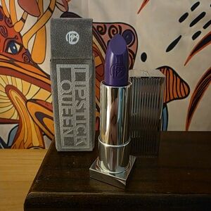 Purple LipStick QUEEN NIB